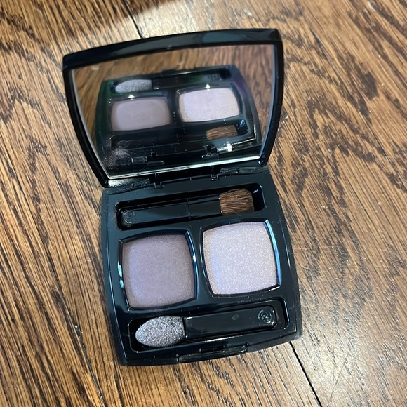 Chanel Eyeshadow Duo- Misty Soft - Picture 2 of 4